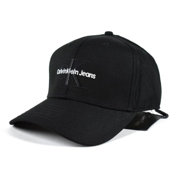 Casquette Calvin Klein – Élégance urbaine, style intemporel !